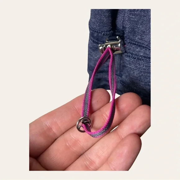 0410W. LULULEMON RUN: BACK ON TRACK TANK NAVY BLUE WITH STRIPES - Picture 10 of 10